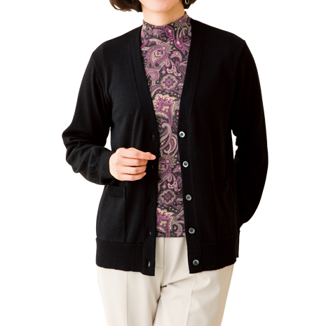 ポケット付きＶネックカーディガン